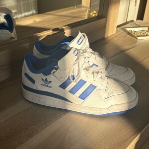 Adidas Adult Women’s Sneakers in Cream and Blue
